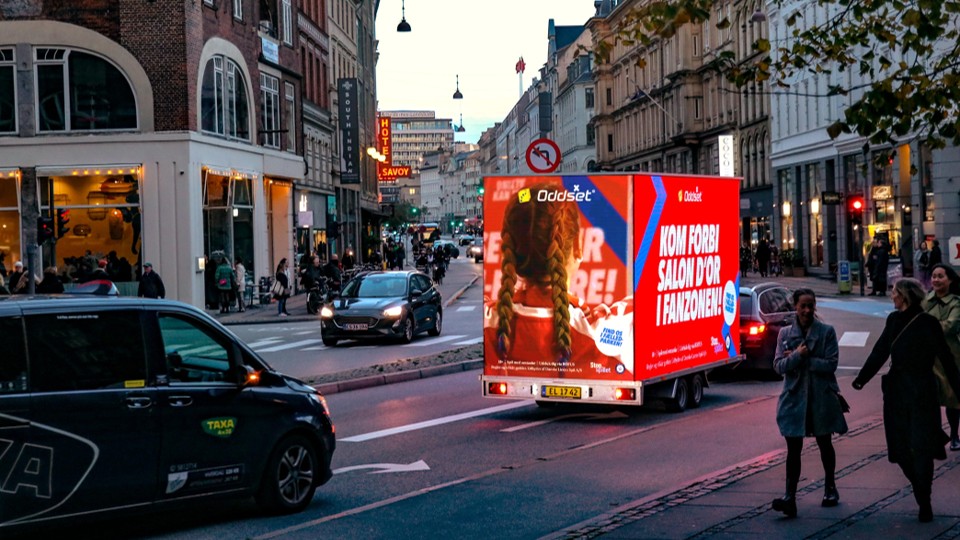 Moving Billboard med Oddset-kampagne i bymidten
